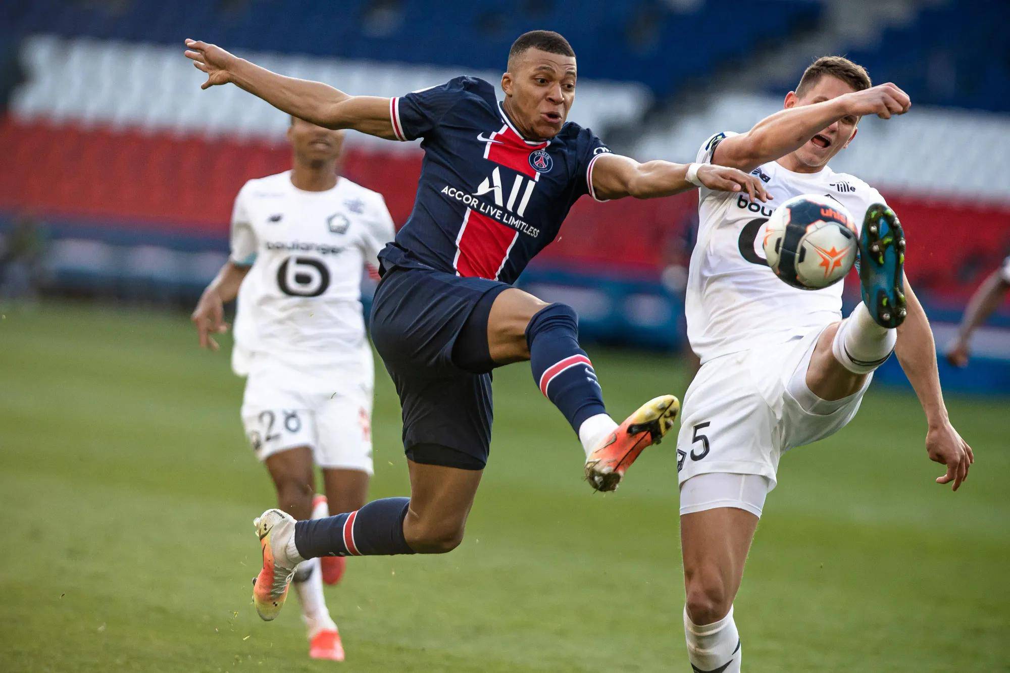 国米在对阵巴黎圣日耳曼的比赛中遭遇失败 国米在对阵巴黎圣日耳曼的比赛中遭遇失败