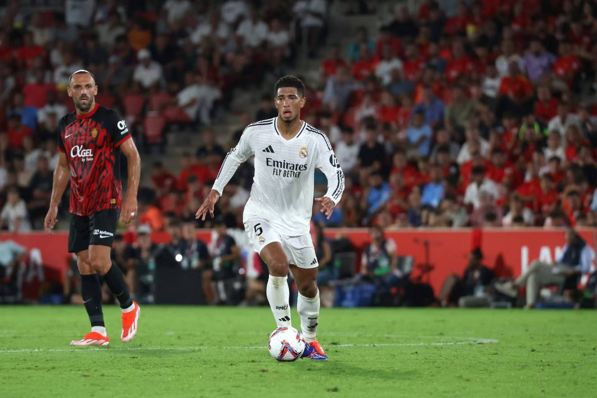 皇马主场将领先位置,豪取胜利稳固榜首!的简单介绍 皇马主场将领先位置,豪取胜利稳固榜首!的简单介绍