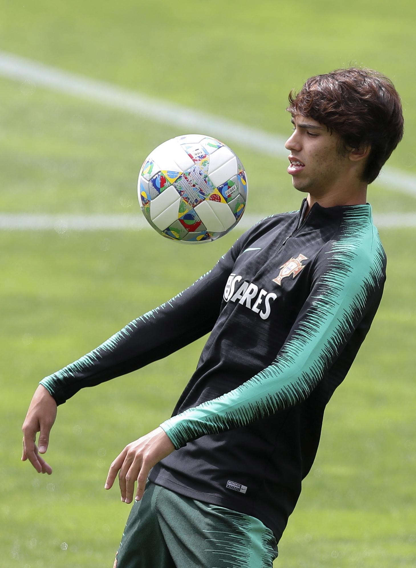 葡萄牙客场大胜，成功晋级欧洲国家联赛半决赛