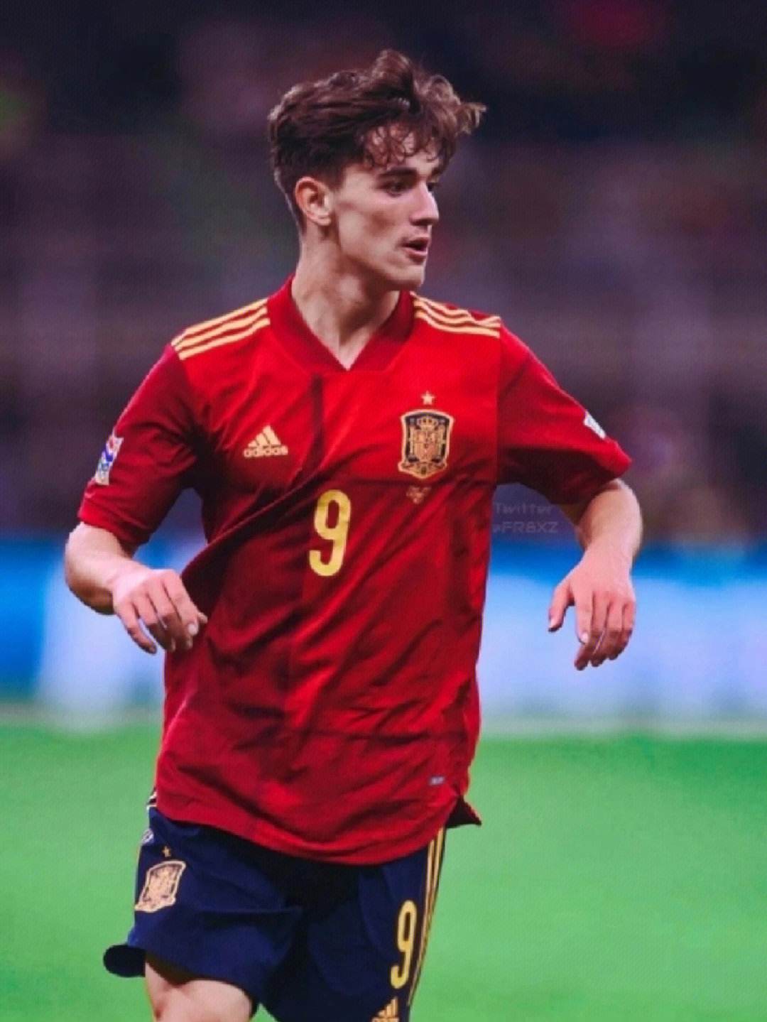 塞维利亚青训培训营启动，培养未来足坛新星！