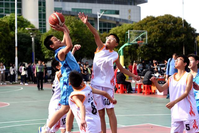 篮球场上的激烈角逐，谁能笑到最后？的简单介绍