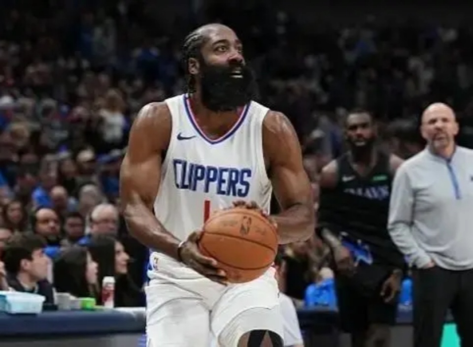 火箭客场击败独行侠,哈登三节分光芒万丈的简单介绍 火箭客场击败独行侠,哈登三节分光芒万丈的简单介绍