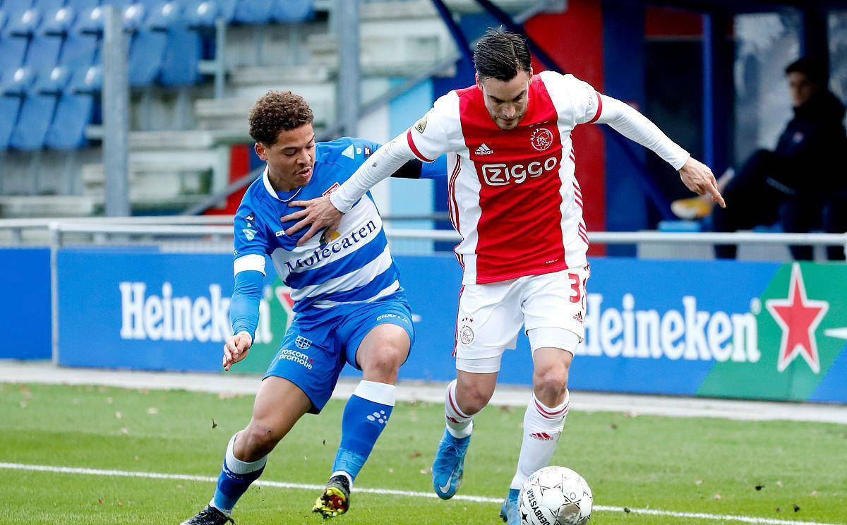 法兰克福憾负对手,球队表现令人失望 法兰克福憾负对手,球队表现令人失望