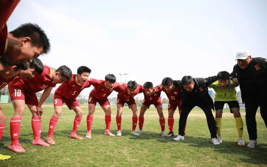 足球热门战队大放异彩,获得连胜! 足球热门战队大放异彩,获得连胜!