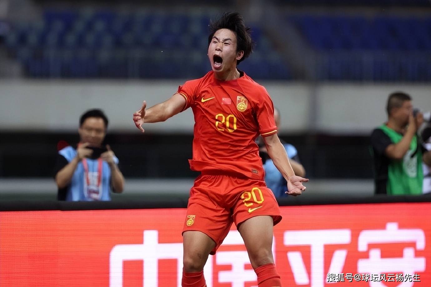 韩国队在比赛中展现了自信稳定的战术风格 韩国队在比赛中展现了自信稳定的战术风格