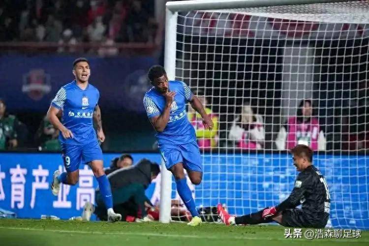 包含申花迎战鲁能——雄鹿交锋拼尽全力的词条 包含申花迎战鲁能——雄鹿交锋拼尽全力的词条