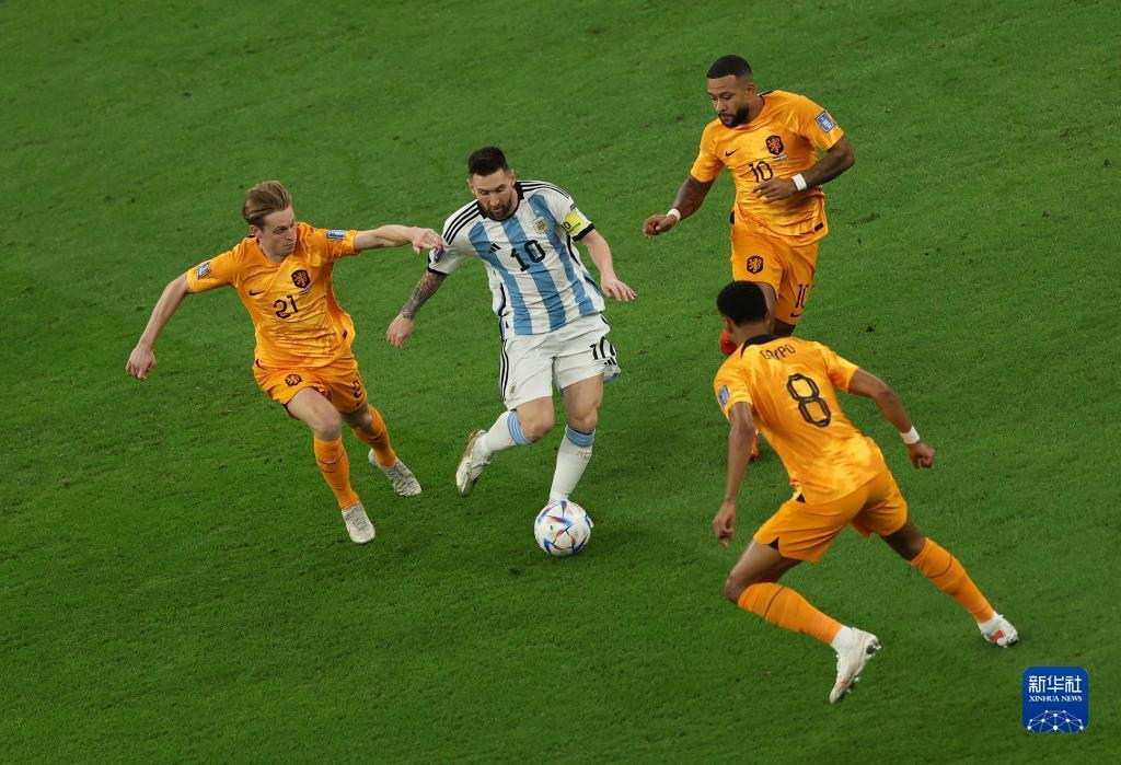 阿根廷队在比赛中取胜,晋级下一轮 阿根廷队在比赛中取胜,晋级下一轮