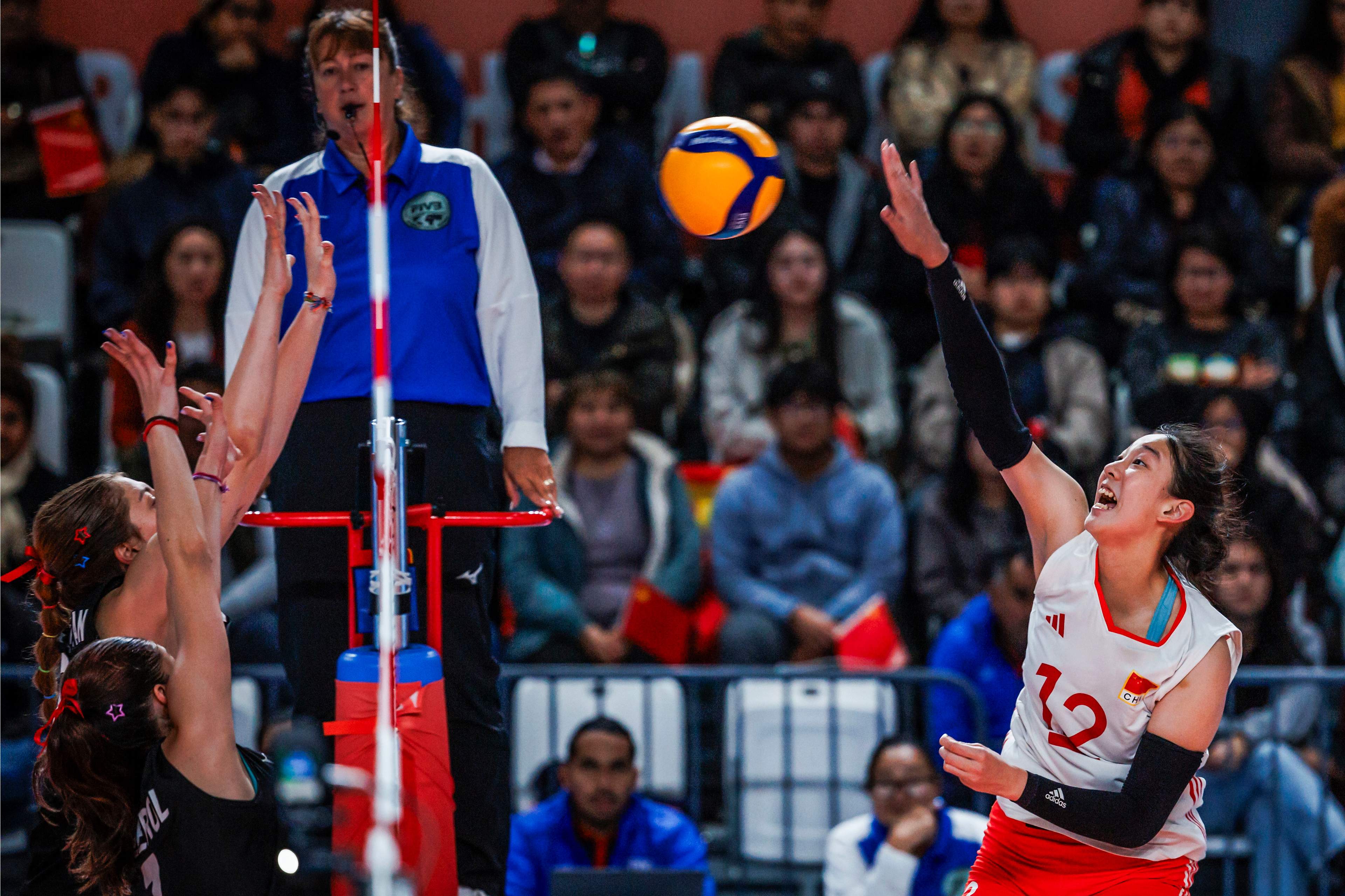 埃及选手在排球比赛中发挥出色,夺冠 埃及选手在排球比赛中发挥出色,夺冠