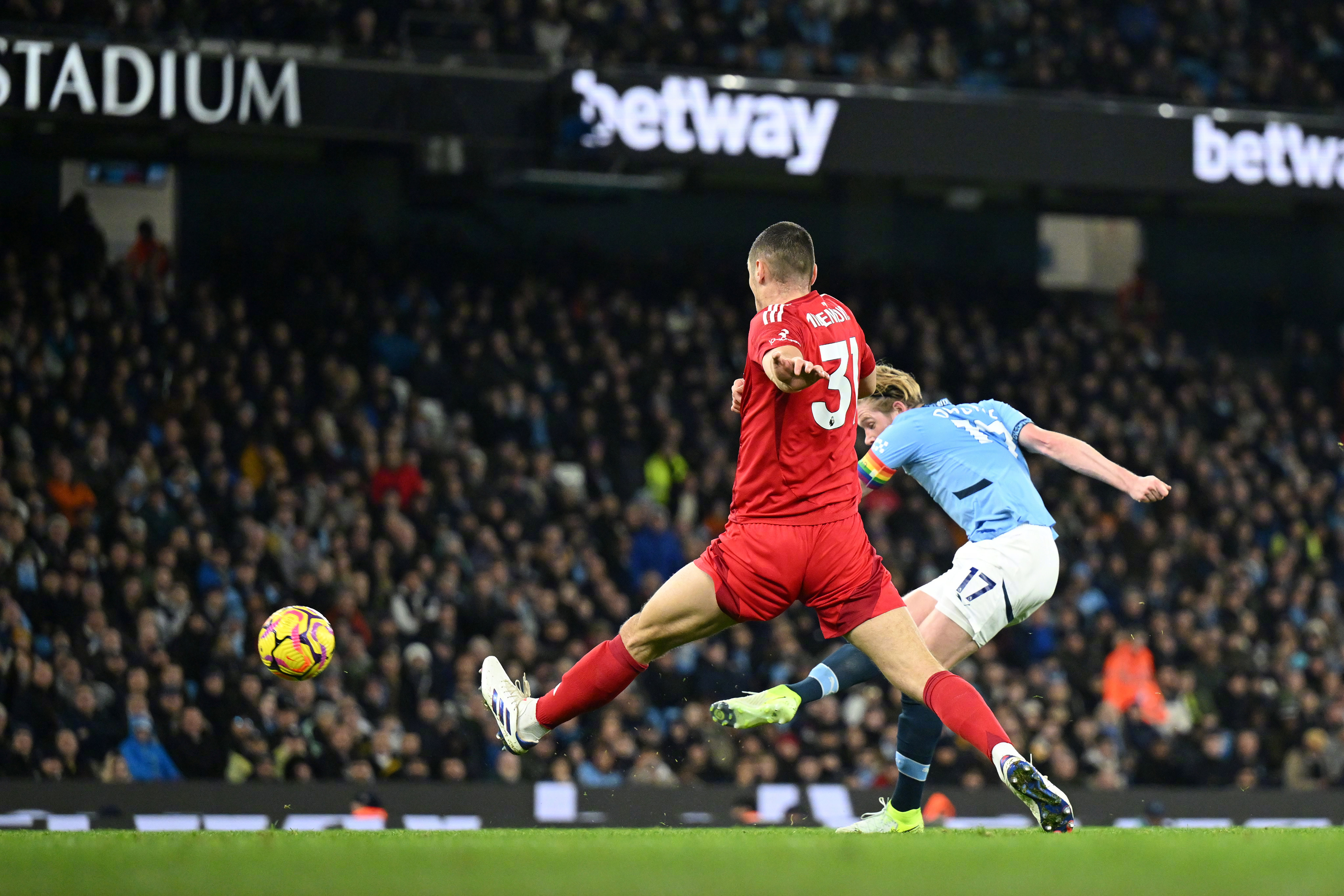 曼城主场击败对手,进攻火力强大,值得关注 曼城主场击败对手,进攻火力强大,值得关注