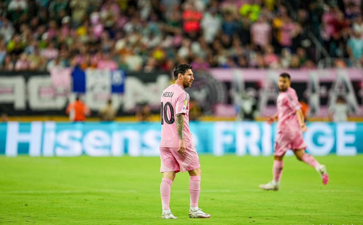 包含新西兰女足神勇出击,不负重托展现英雄本色的词条 包含新西兰女足神勇出击,不负重托展现英雄本色的词条