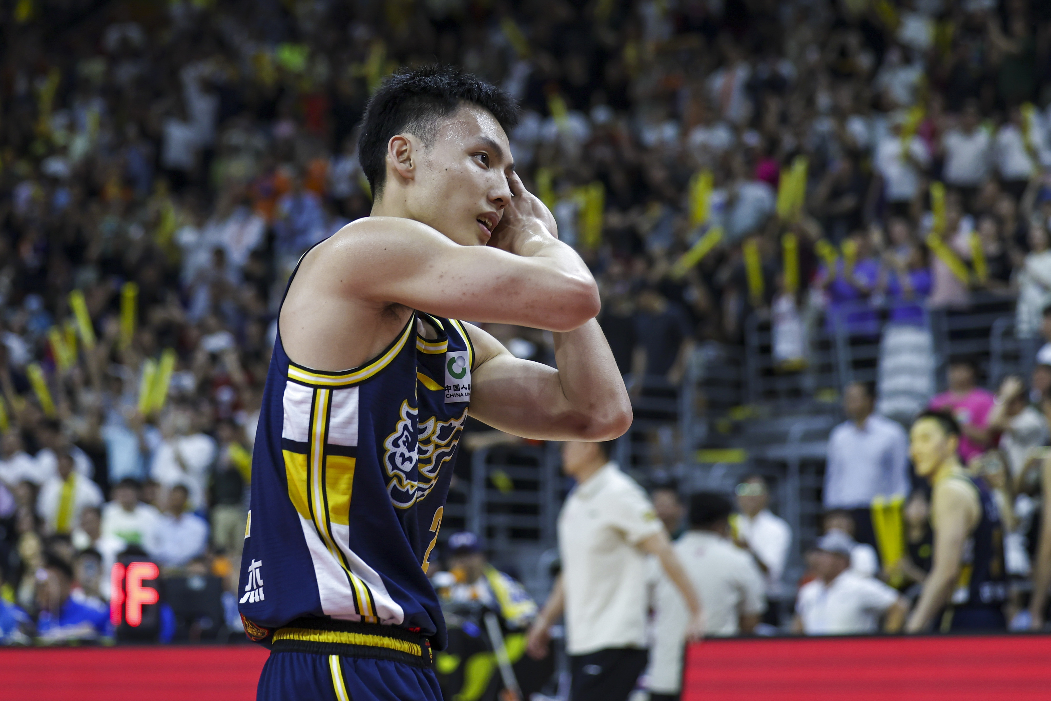 CBA球员赛后首次露面，活动现场人气爆棚的简单介绍