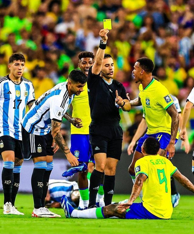 特内里费队再掀胜利风暴，球迷欢呼的简单介绍