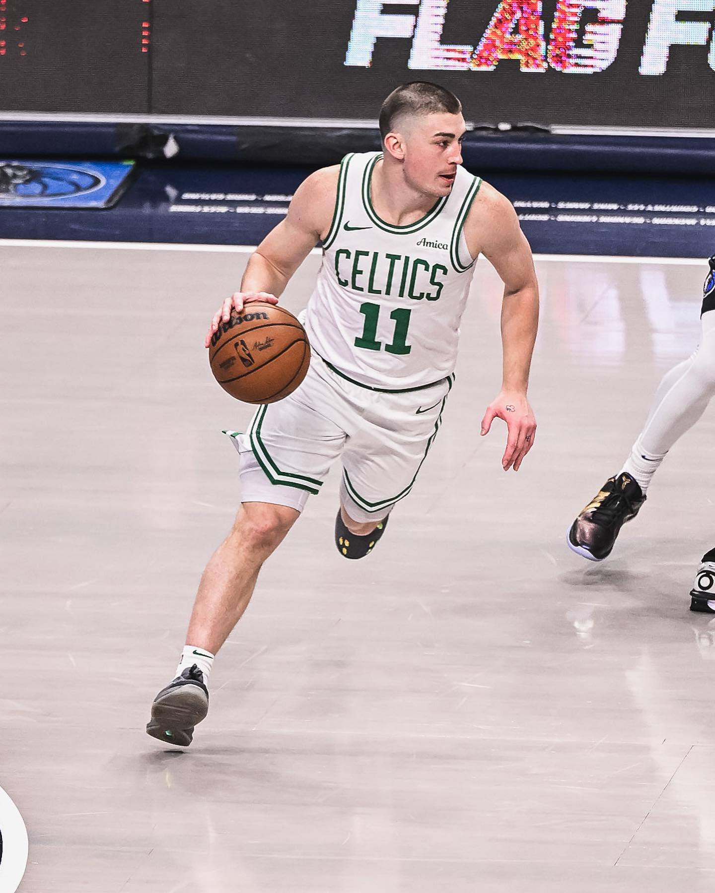 凯尔特人力克黄蜂,轻松取胜 凯尔特人力克黄蜂,轻松取胜