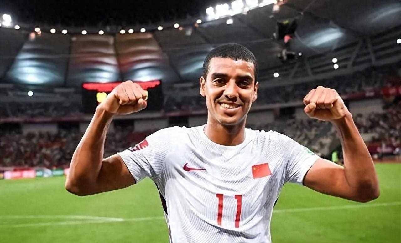 球员个人表现亮眼,被球迷称赞 球员个人表现亮眼,被球迷称赞