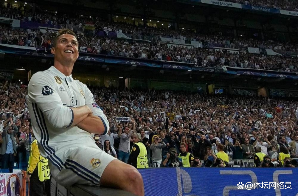 足坛传奇再登场，球场上的英雄迎来挑战