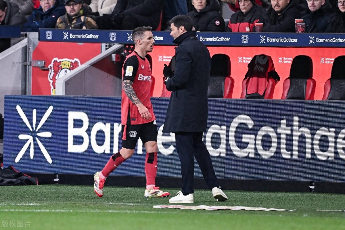 包含勒沃库森主场大胜，斩获三分成果的词条