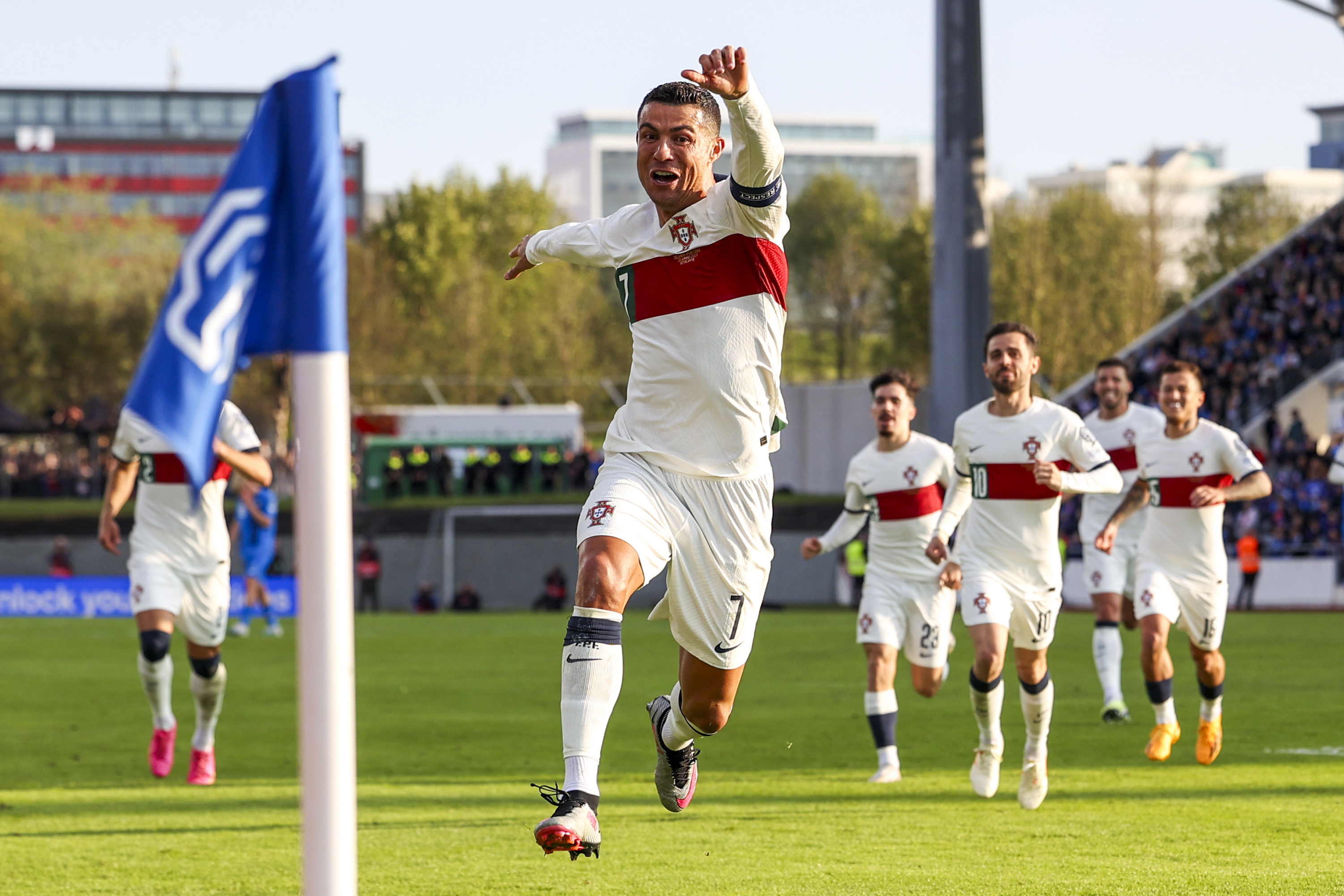 冰岛客场失利，欧预赛小组出线可望堪忧