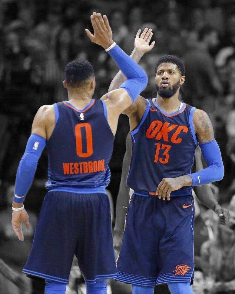 包含KT轻取BRO，Caps团战一打五鏖战多局淘汰赛，引爆全场热议的词条