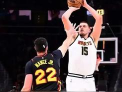 黄蜂客场逆转掘金,终结对手连胜 黄蜂客场逆转掘金,终结对手连胜