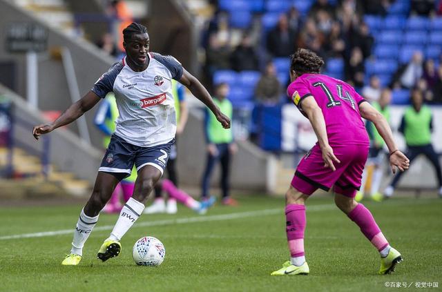 法国主场大胜波黑，稳坐小组第一