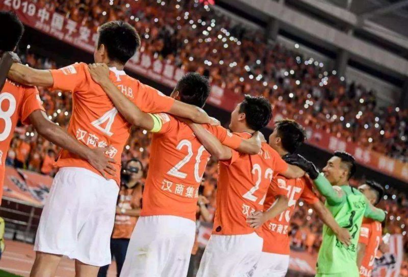 武汉卓尔新晋黑马，豪取对手连胜