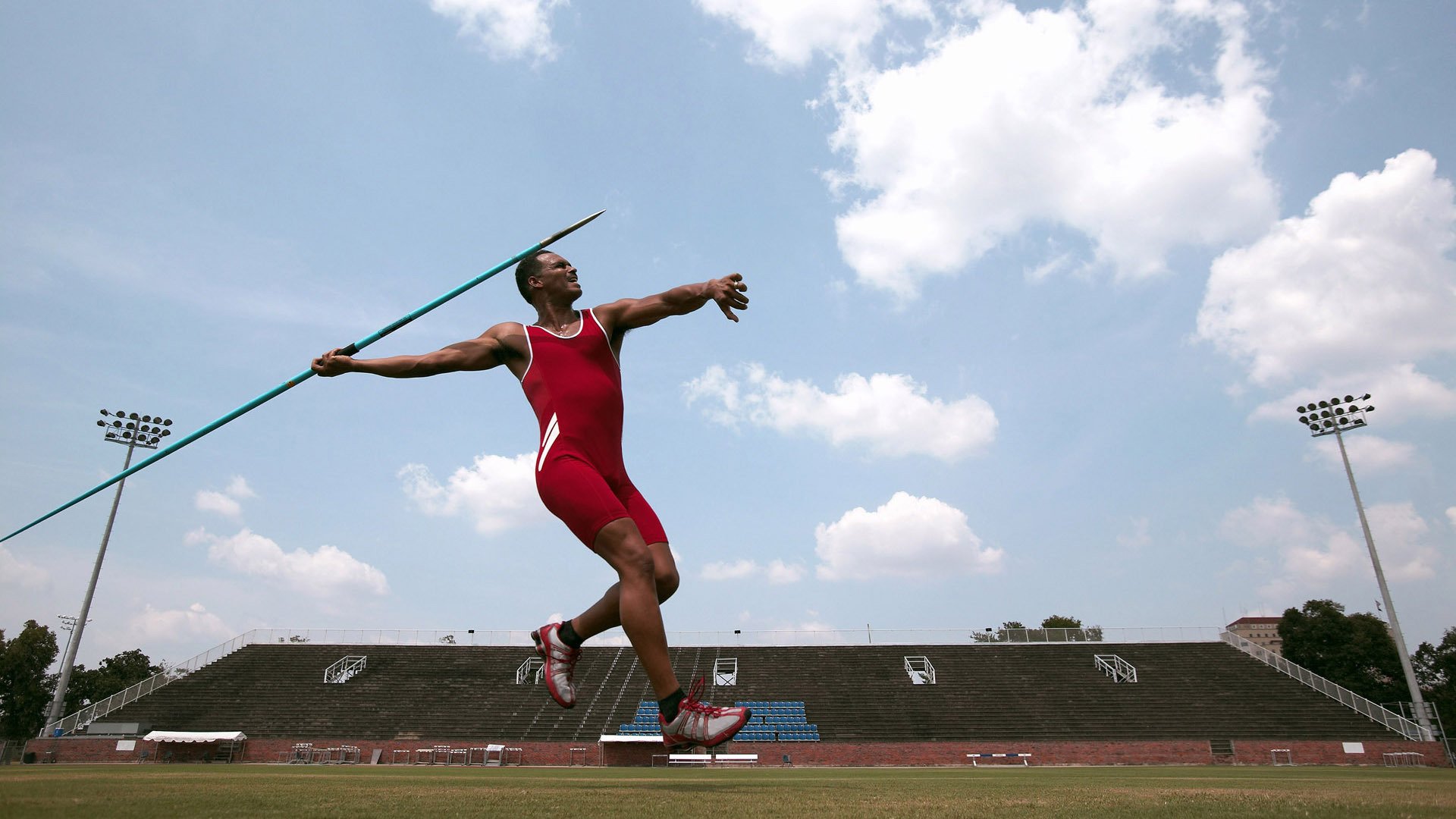 胜利的交响,德国队轻取法国队,郑思维刷新纪录—体育世界的双重奏