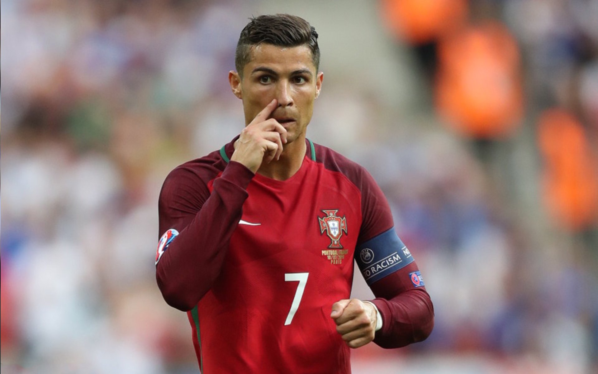 波兰队长奥恰洛夫独揽两分，轻取韩国挺进四强