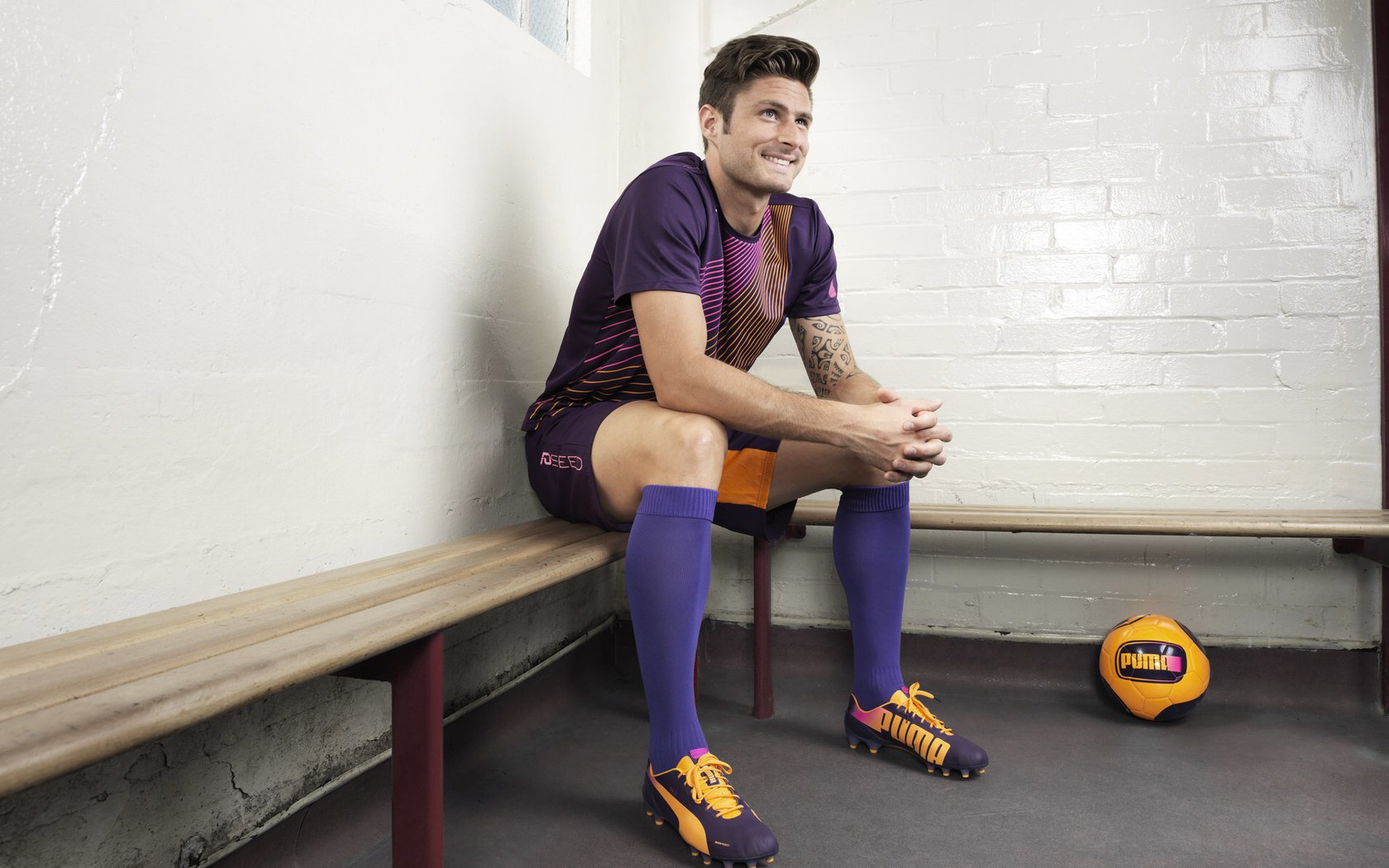 孤星闪耀布鲁克林,范弗利特以领袖之姿率雄鹿完胜上海,诠释何为一人扛起一支球队