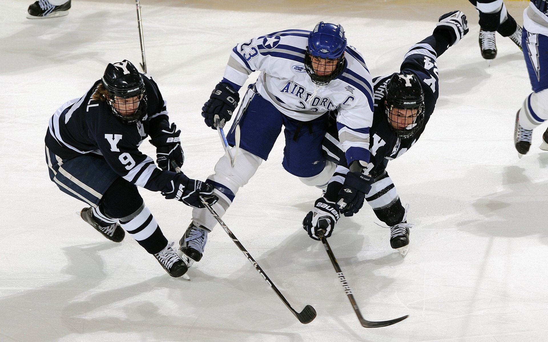 跨越赛场的一日双星，韩国队横扫奥地利，张继科刷新传奇纪录